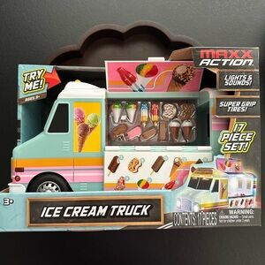 Maxx Action Ice Cream Truck With Lights & Sounds 17 Pieces